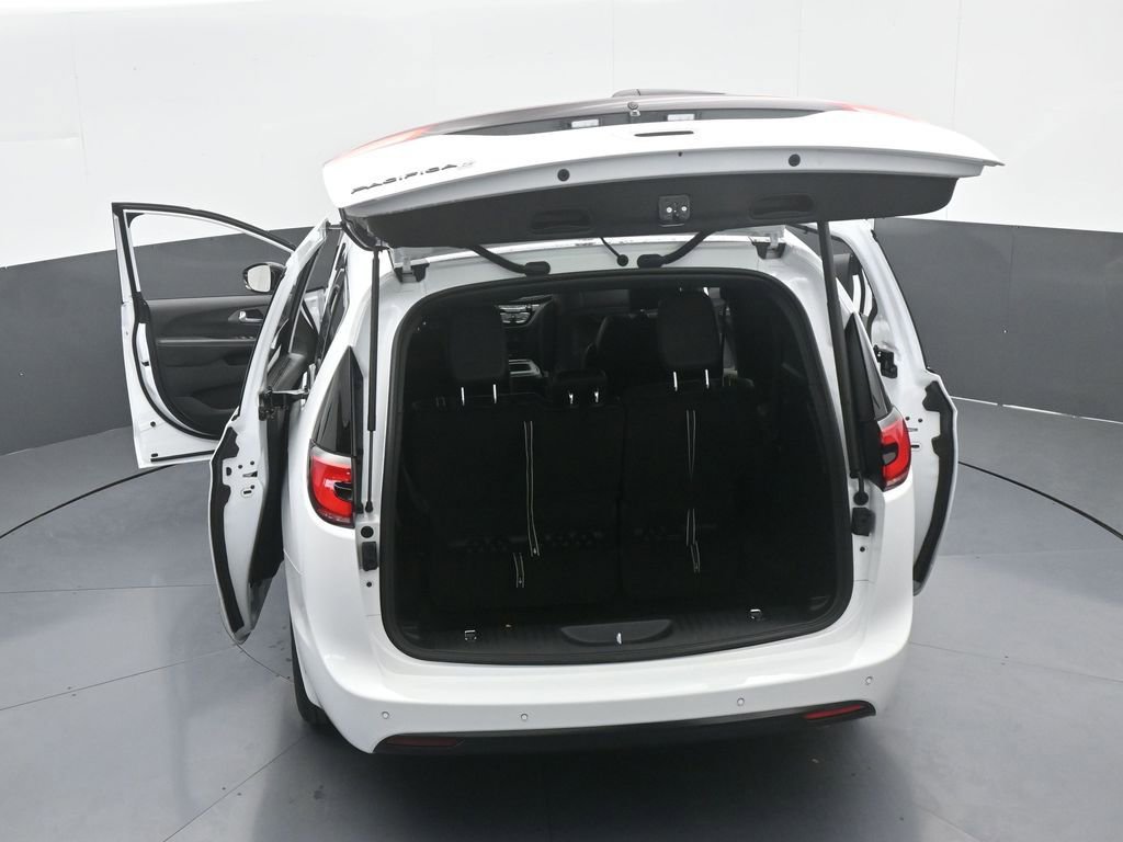 New 2026 Chrysler Pacifica Select w/ S Appearance Package image 66