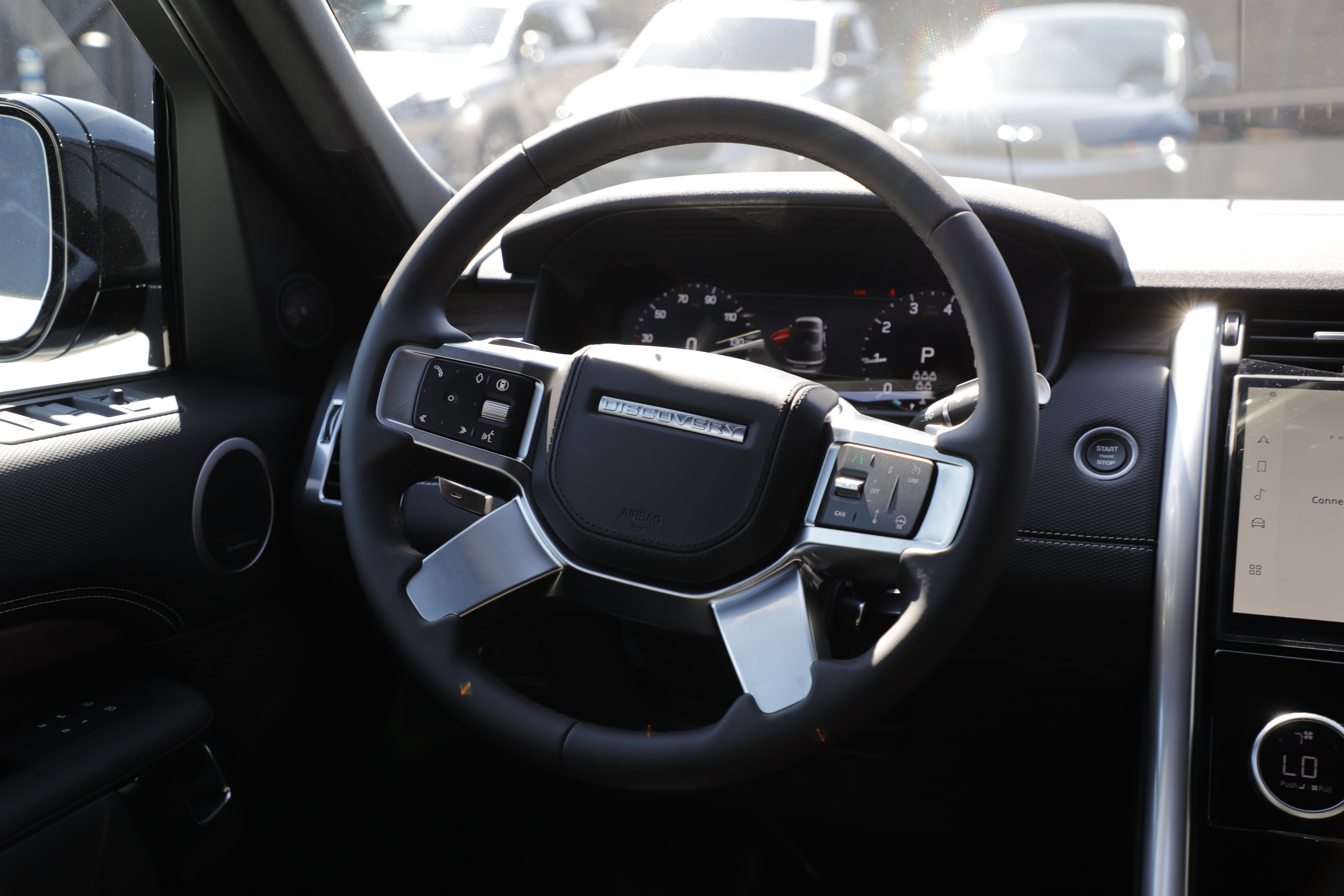 New 2026 Land Rover Discovery Dynamic SE AWD/4WD image 15