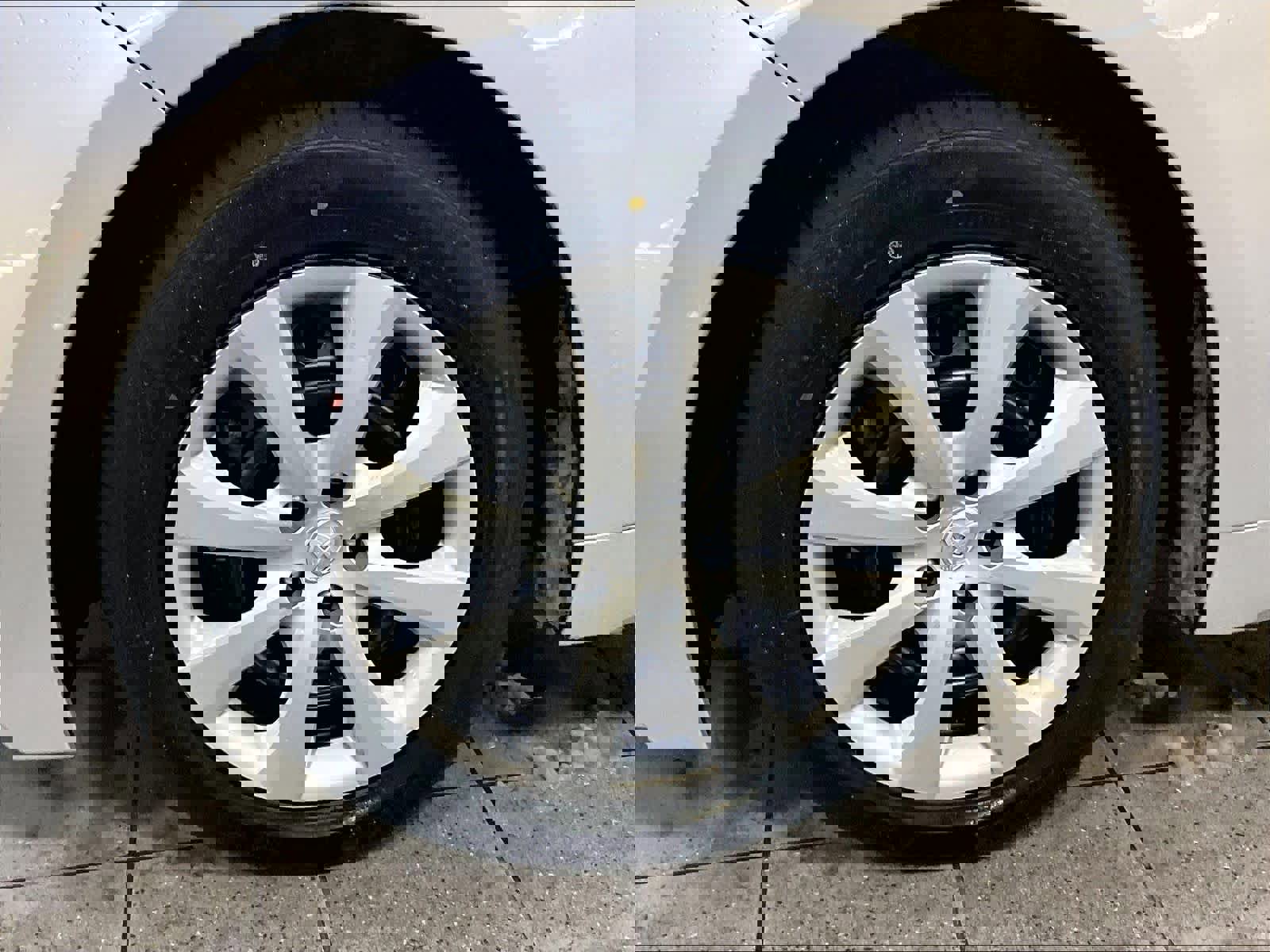 Used 2024 Toyota Corolla LE image 7