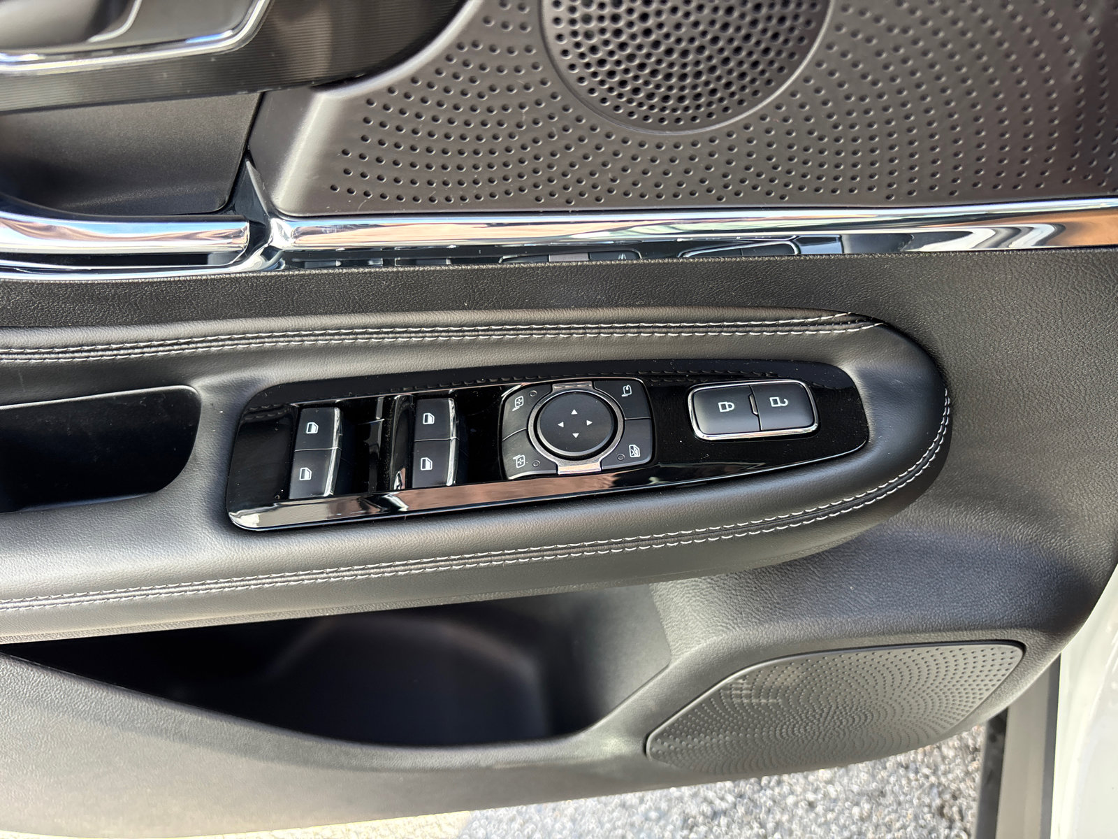 New 2026 Lincoln Corsair Premiere image 13