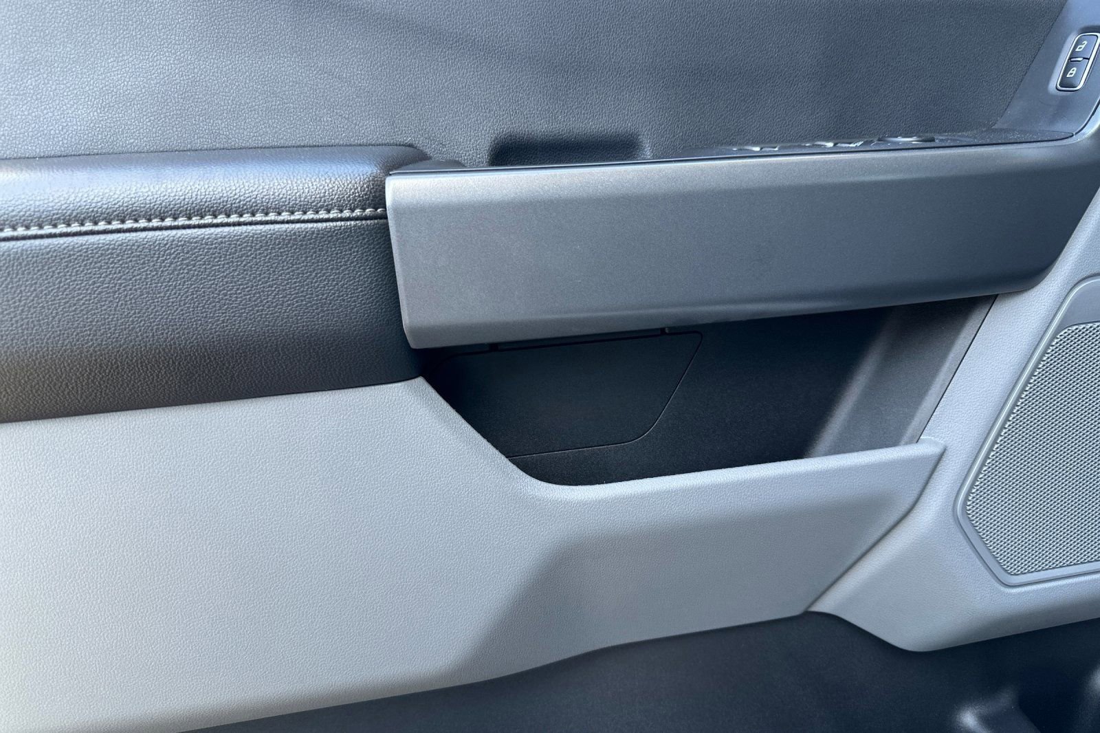 Used 2023 Ford F250 XL w/ STX Appearance Package image 11