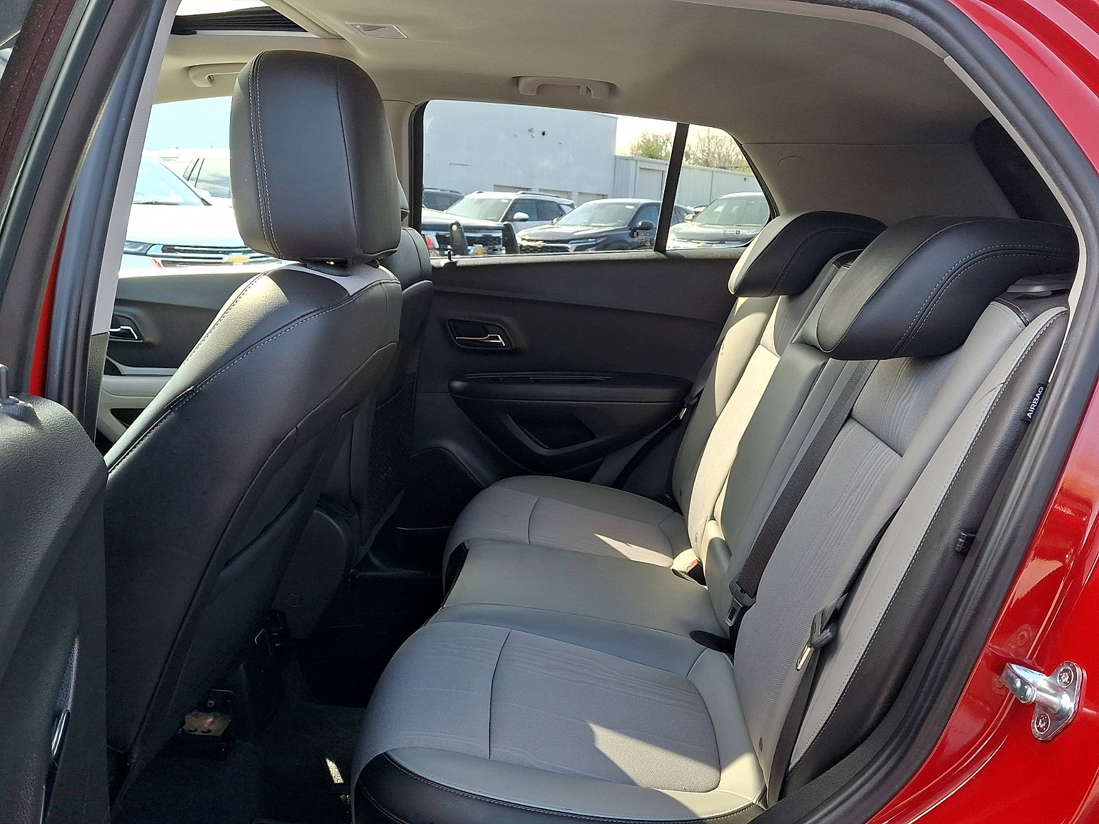 Used 2016 Chevrolet Trax LT w/ LT Sun and Sound Package image 11