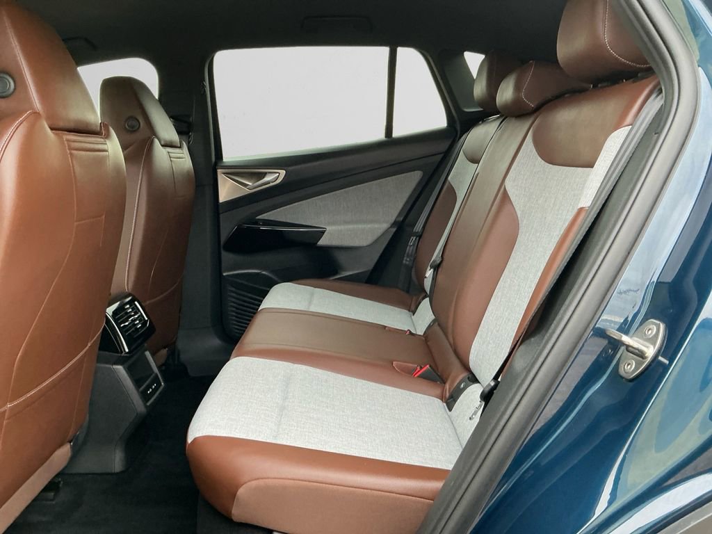 Used 2023 Volkswagen ID.4 Pro image 13