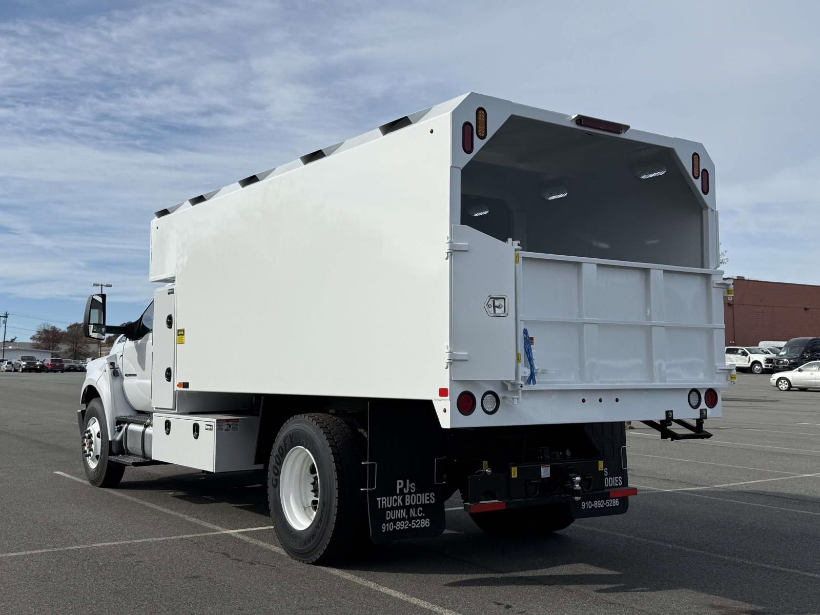 New 2026 Ford F650 2WD Regular Cab Super Duty image 4