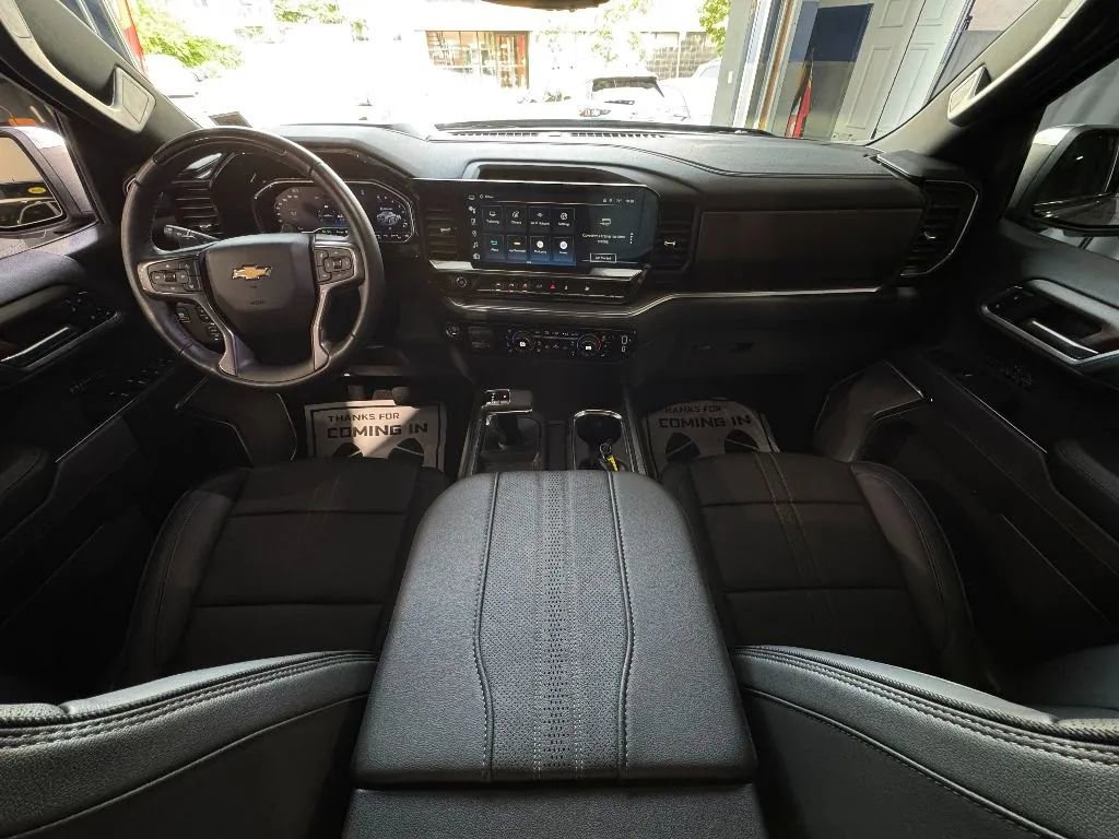 Used 2024 Chevrolet Silverado 1500 High Country w/ Technology Package image 27