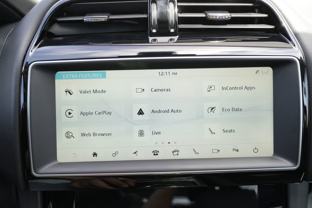 Used 2019 Jaguar F-PACE Premium image 59