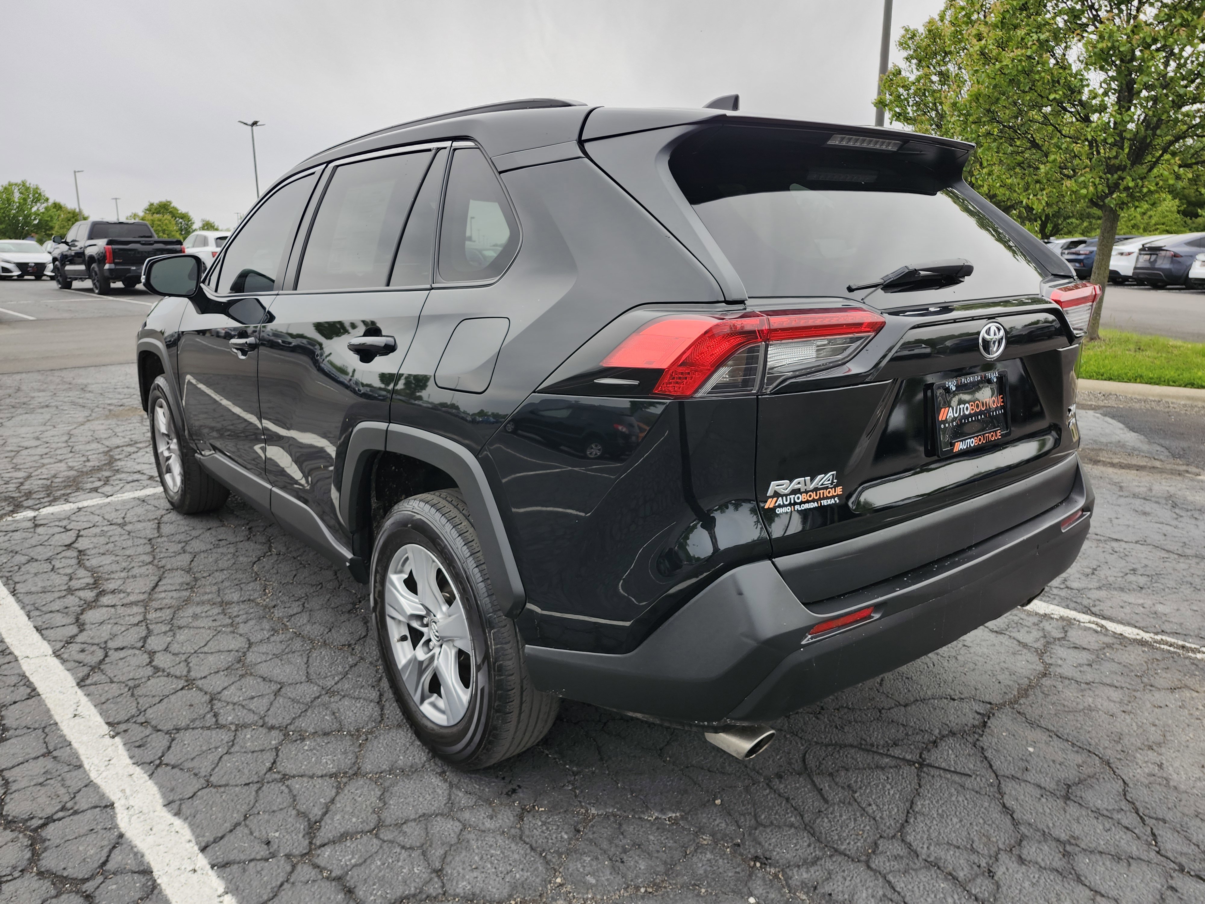 Used 2022 Toyota RAV4 XLE AWD/4WD image 13