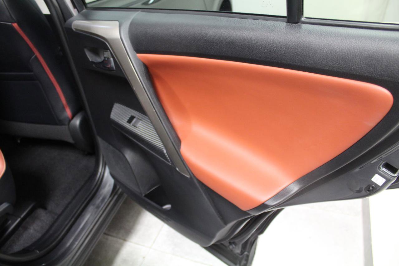 Used 2015 Toyota RAV4 Limited w/ Technology Package image 26