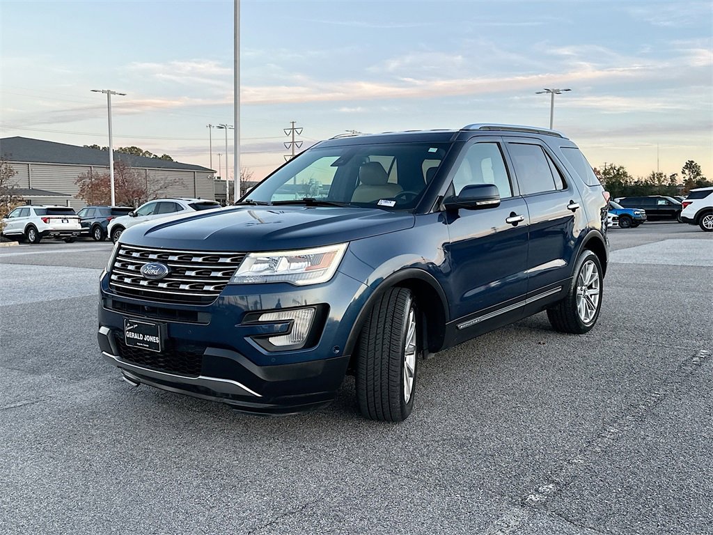 Used 2017 Ford Explorer Limited w/ Equipment Group 301A image 2
