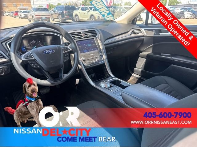Used 2019 Ford Fusion SE FWD image 12