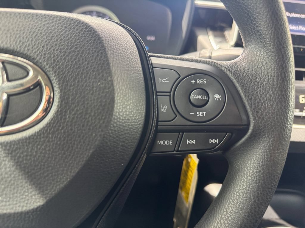 Used 2021 Toyota Corolla LE FWD image 21