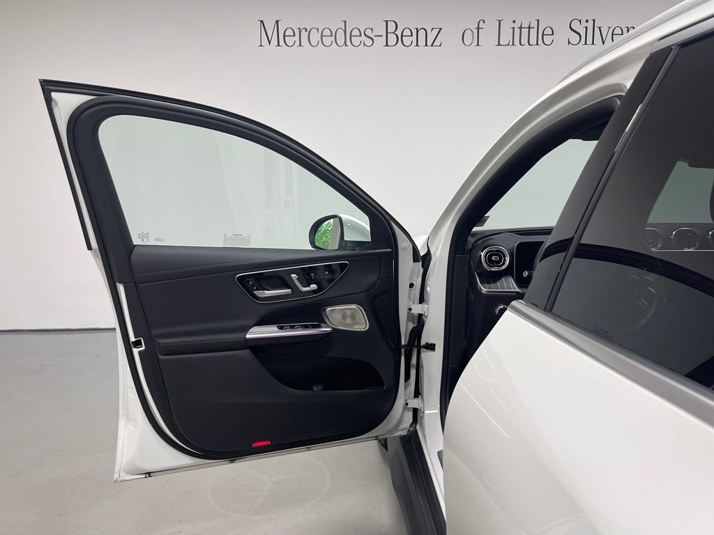 Used 2023 Mercedes-Benz GLC 300 4MATIC image 17