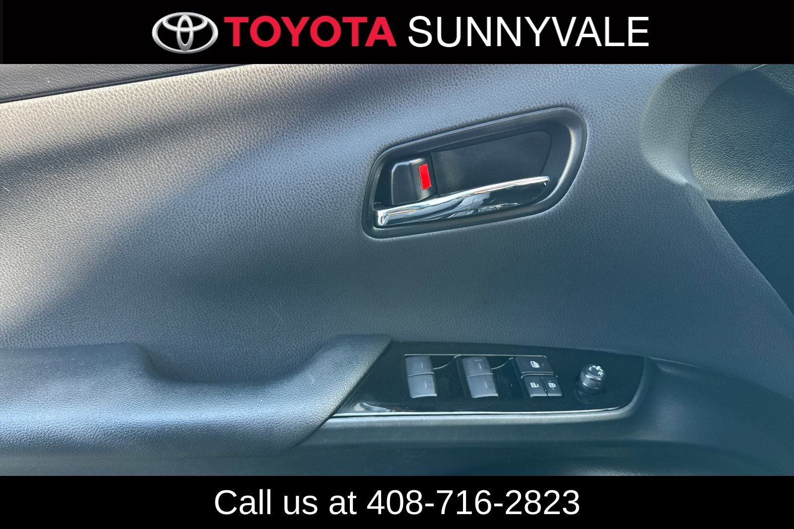 Used 2019 Toyota Prius Prime Premium w/ Preferred Accessory Package FWD image 15