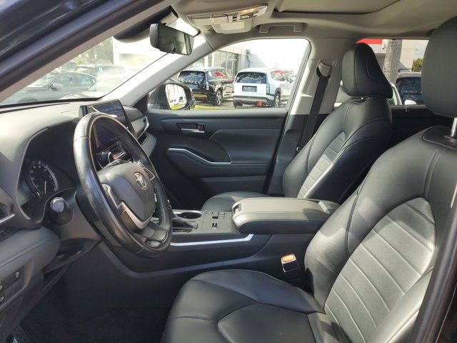 Used 2023 Toyota Highlander XLE image 15