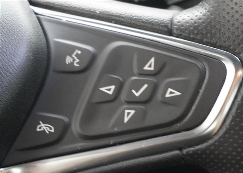 Used 2021 Chevrolet Malibu LT FWD image 17