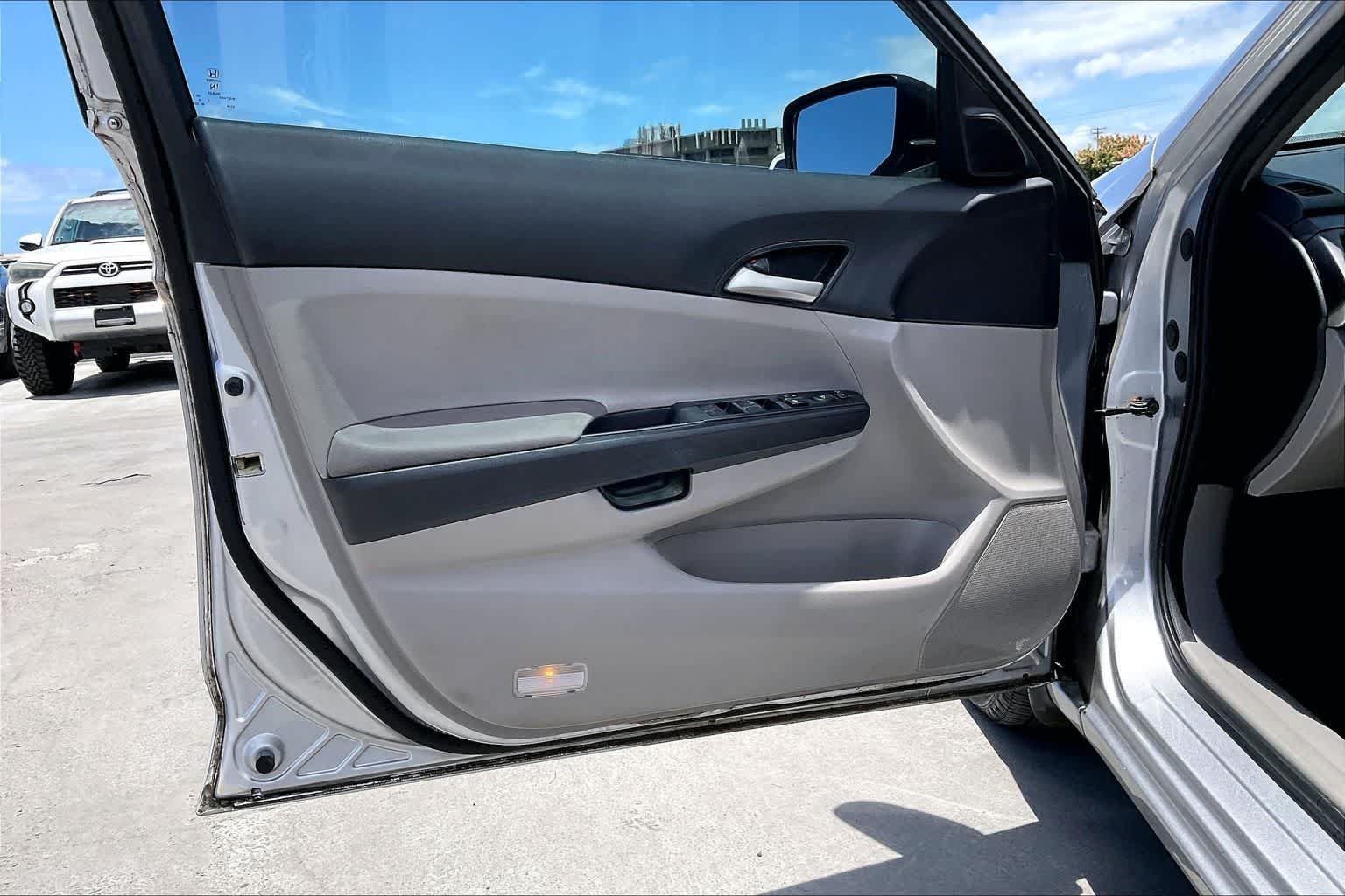 Used 2011 Honda Accord LX image 27