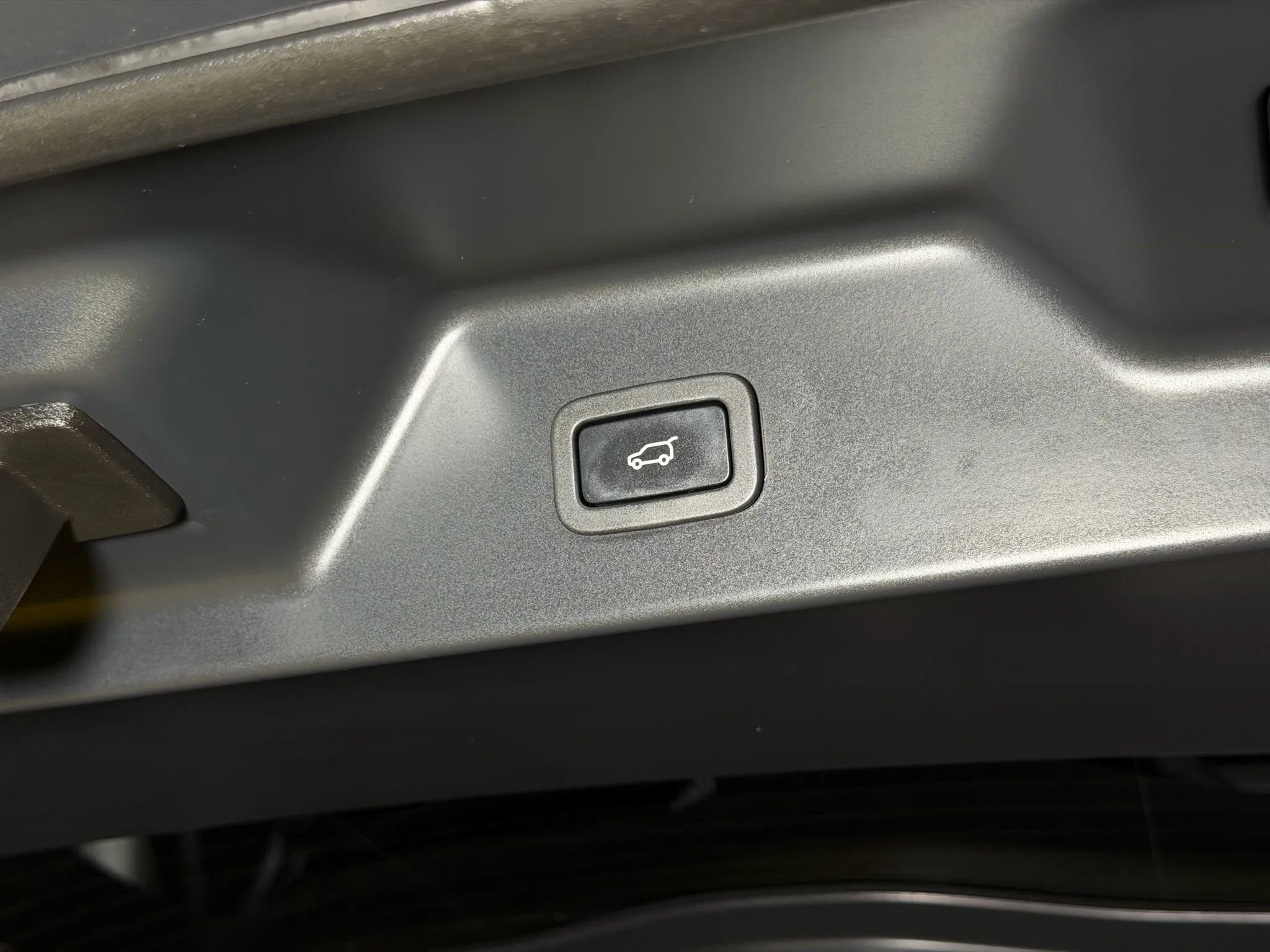 Used 2020 Land Rover Range Rover HSE image 19