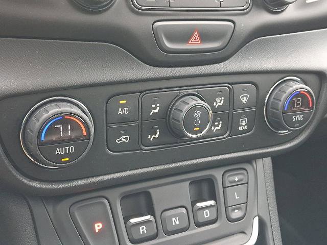 Certified 2020 GMC Terrain SLE w/ Driver Convenience Package image 17