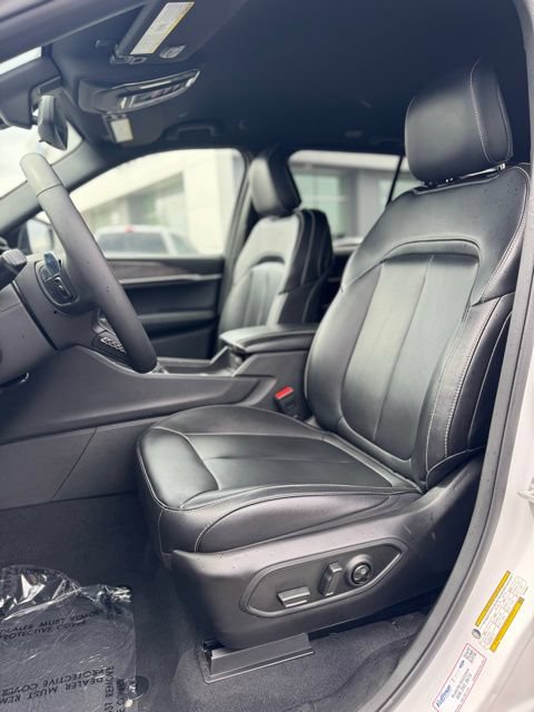 Used 2024 Jeep Grand Cherokee Limited AWD/4WD image 14