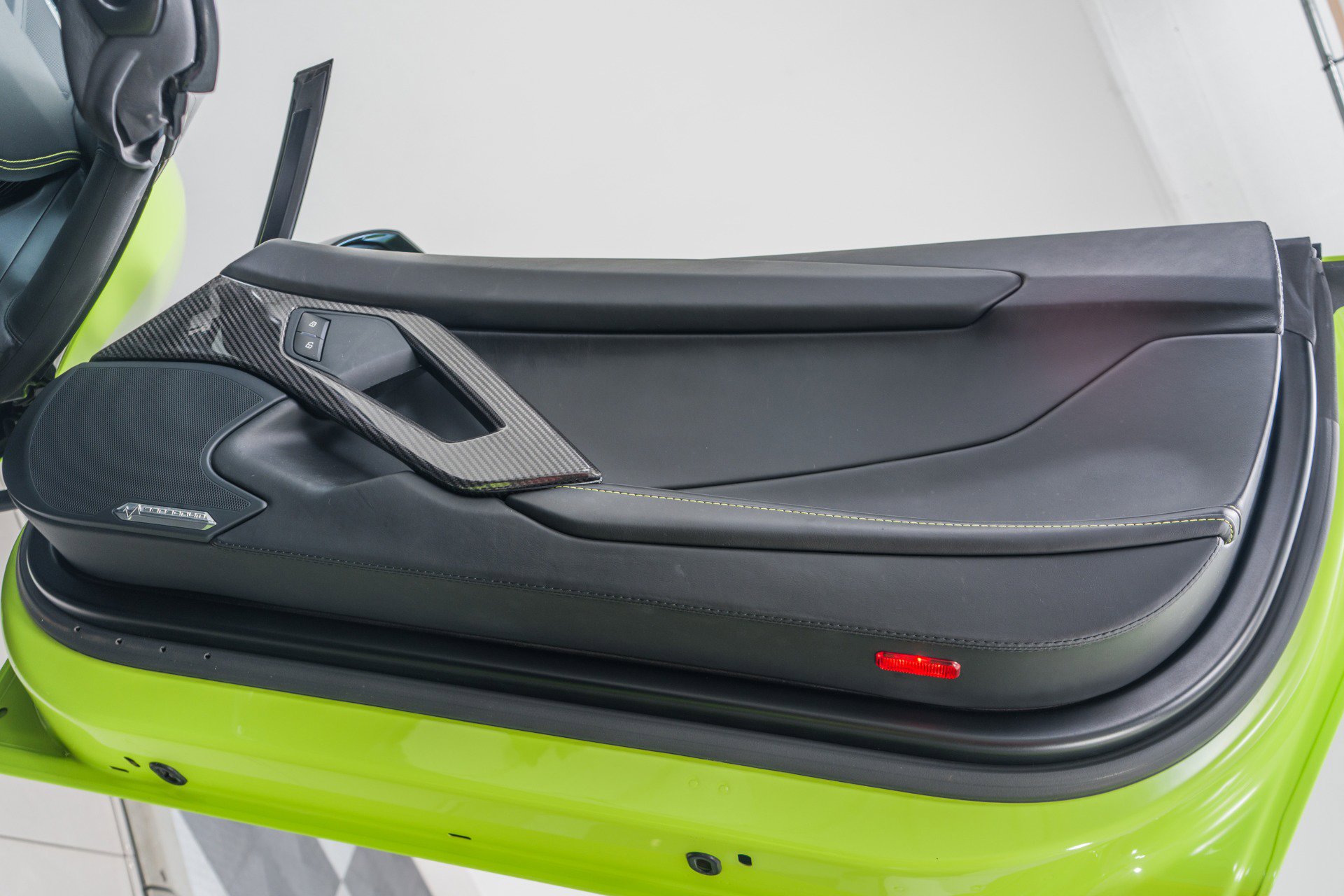 Used 2019 Lamborghini Aventador S image 45