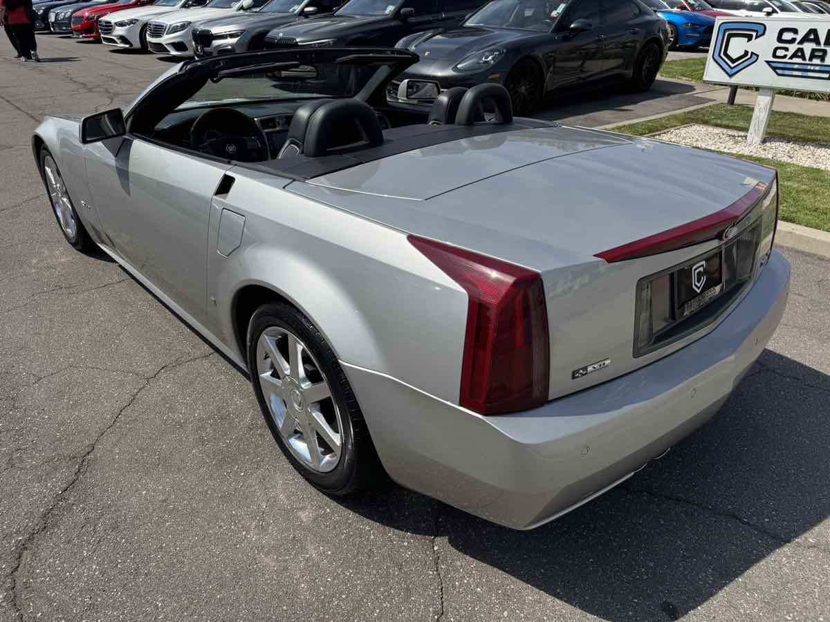 Used 2008 Cadillac XLR RWD image 4