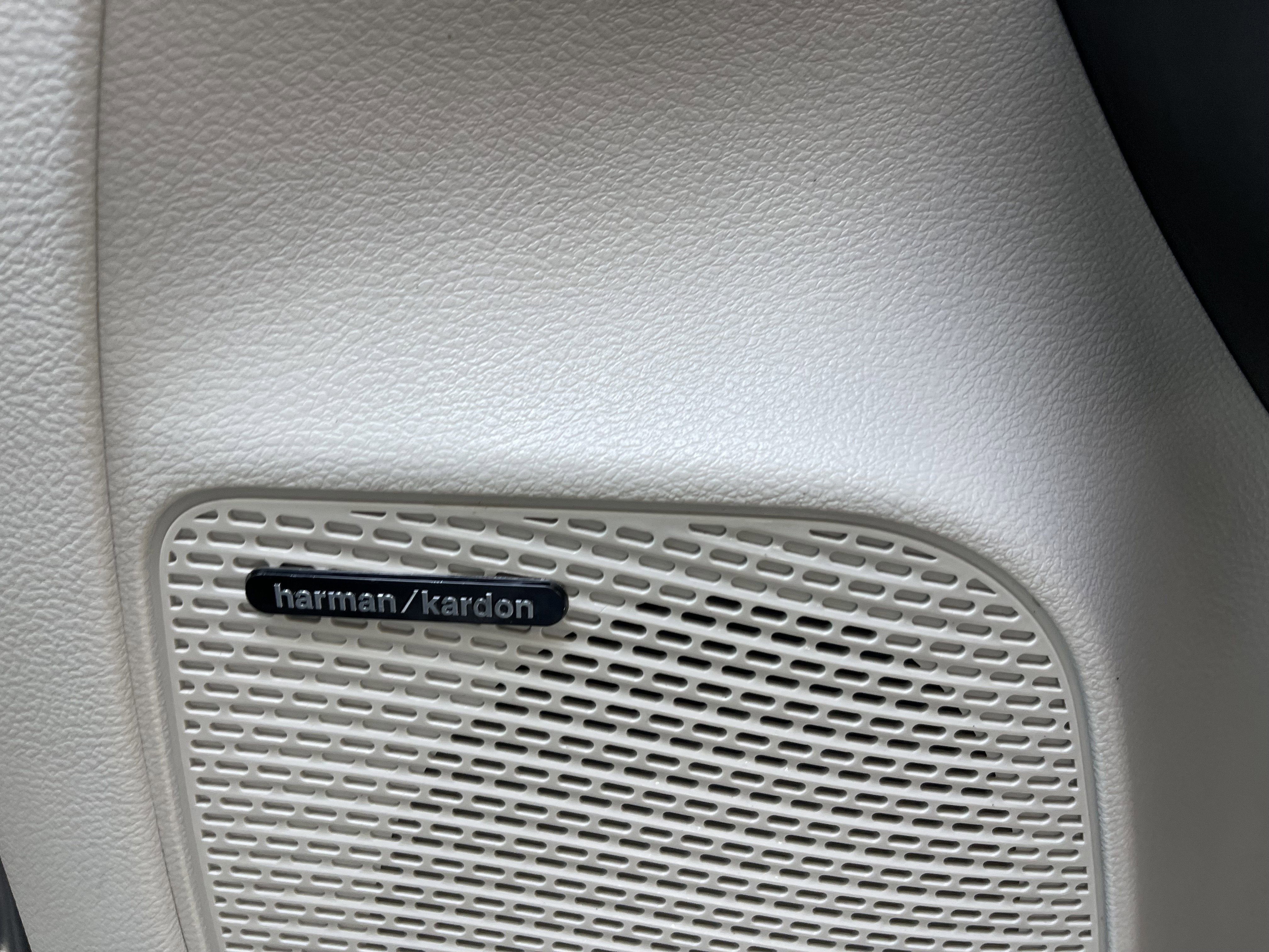 Used 2022 Chrysler Pacifica Limited FWD image 29