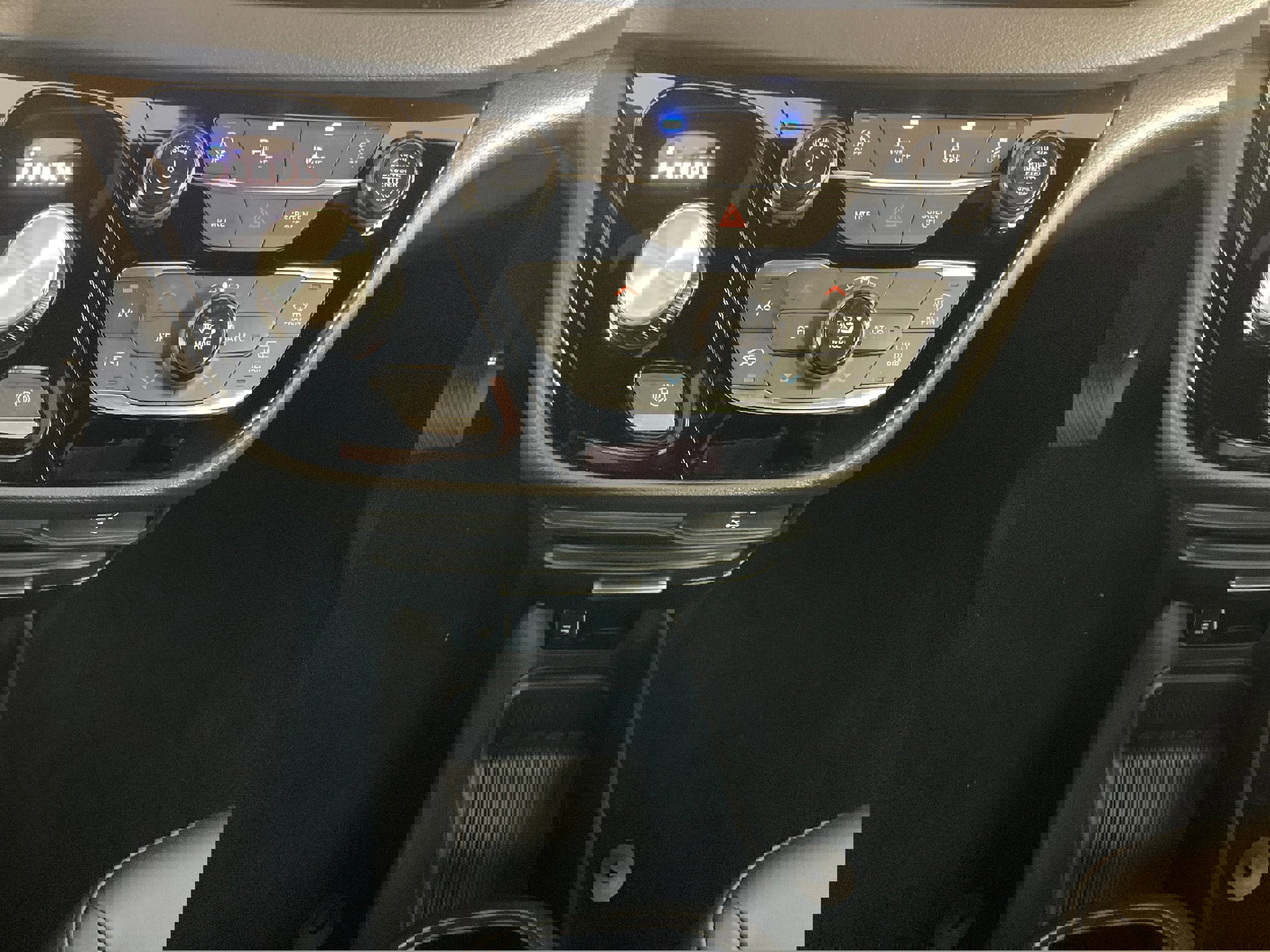 New 2026 Chrysler Voyager LX image 14