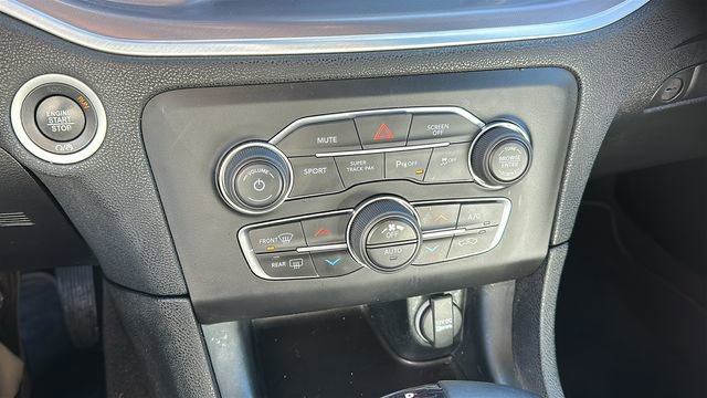 Used 2019 Dodge Charger SXT w/ Blacktop Package image 16