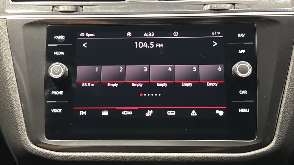 Used 2023 Volkswagen Tiguan SEL R-Line AWD/4WD image 28