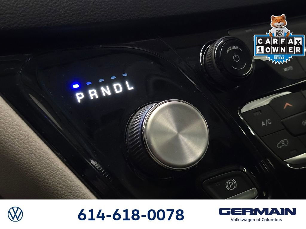 Used 2022 Chrysler Voyager LX image 29