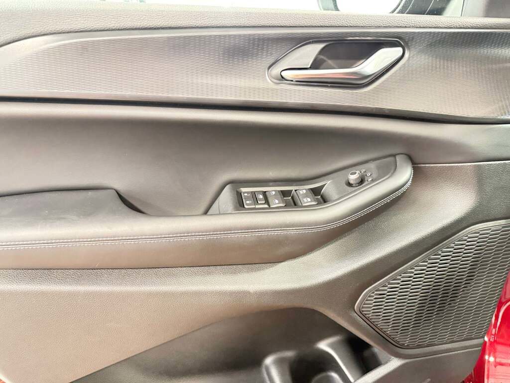 New 2025 Jeep Grand Cherokee L Laredo image 19