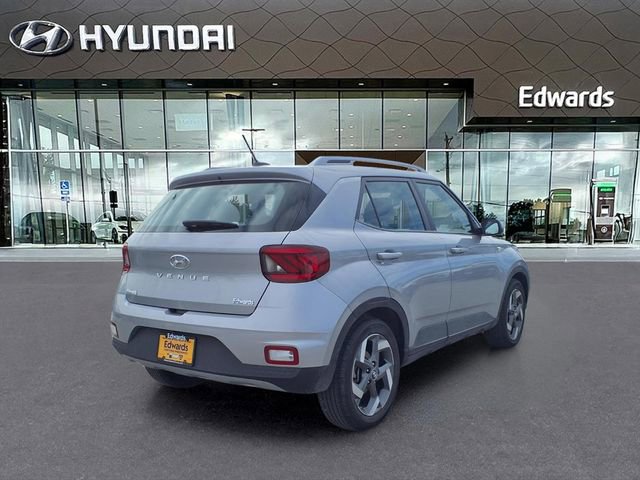 Used 2025 Hyundai Venue SEL image 8