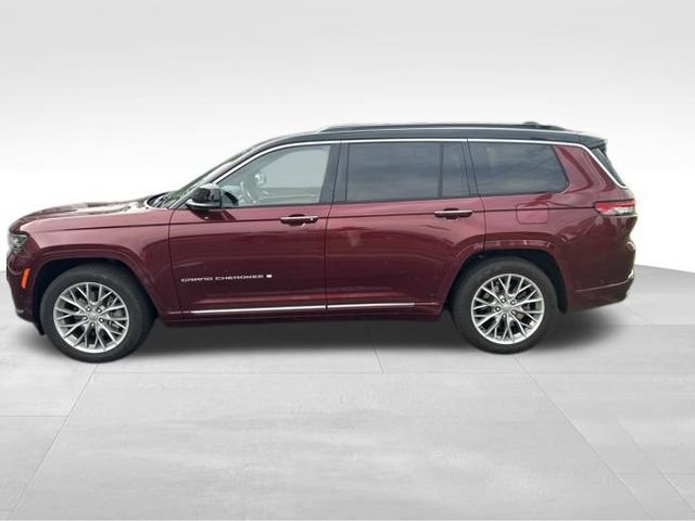 Used 2025 Jeep Grand Cherokee L Summit w/ Luxury Tech Group V AWD/4WD image 9