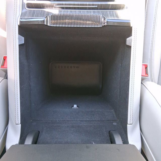 Used 2024 Jeep Wagoneer L Series III w/ Flexible Seating Group image 17