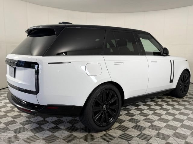Used 2025 Land Rover Range Rover SE AWD/4WD image 12