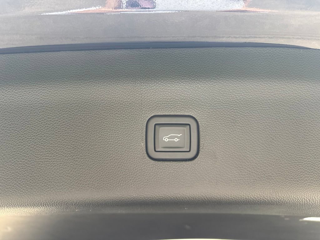 Used 2023 Buick Enclave Essence FWD image 26