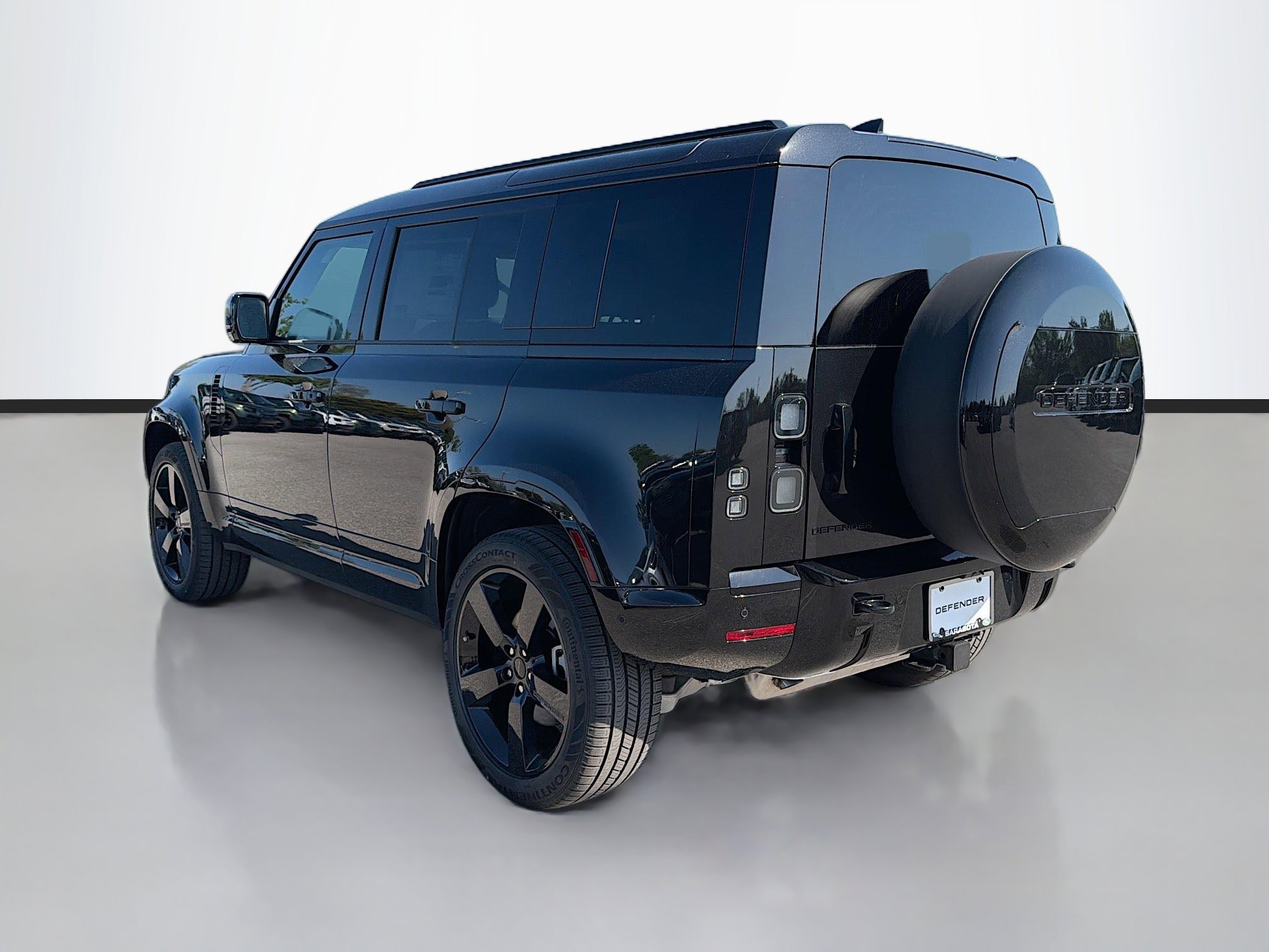 New 2026 Land Rover Defender 110 X-Dynamic SE image 3