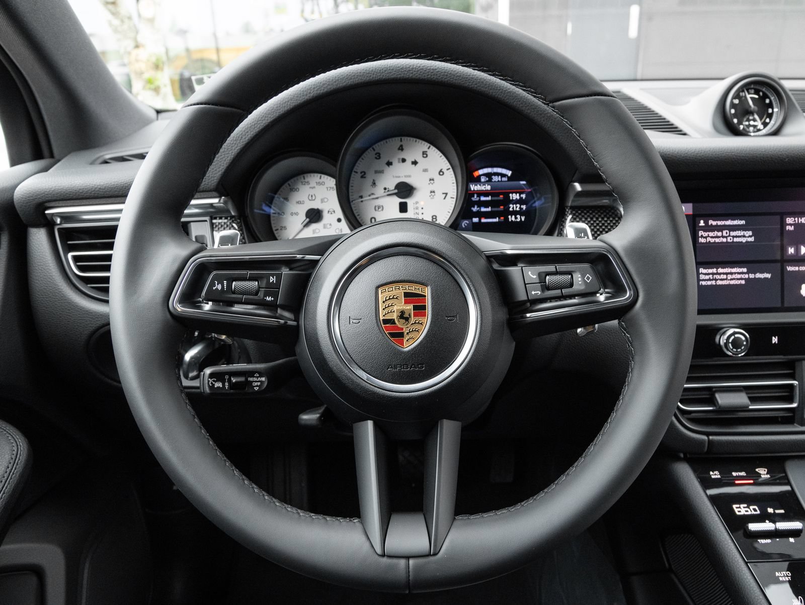 Certified 2026 Porsche Macan AWD/4WD image 13