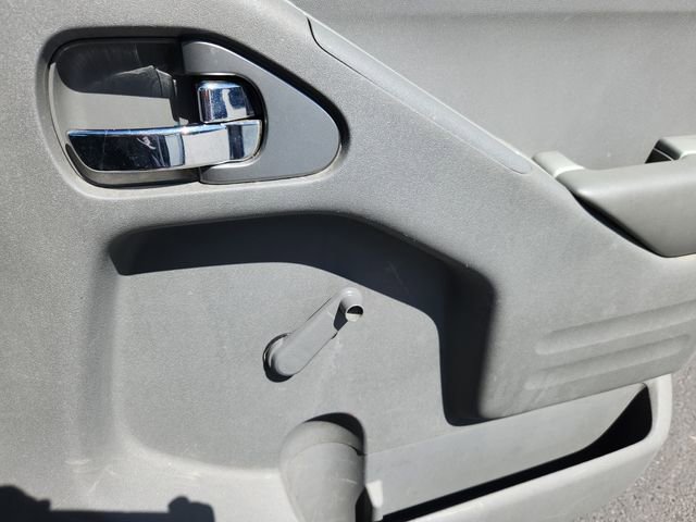 Used 2015 Nissan Frontier S image 12
