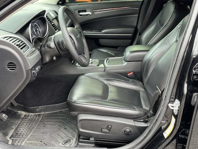 Used 2023 Chrysler 300 Touring L w/ Comfort Group RWD image 13