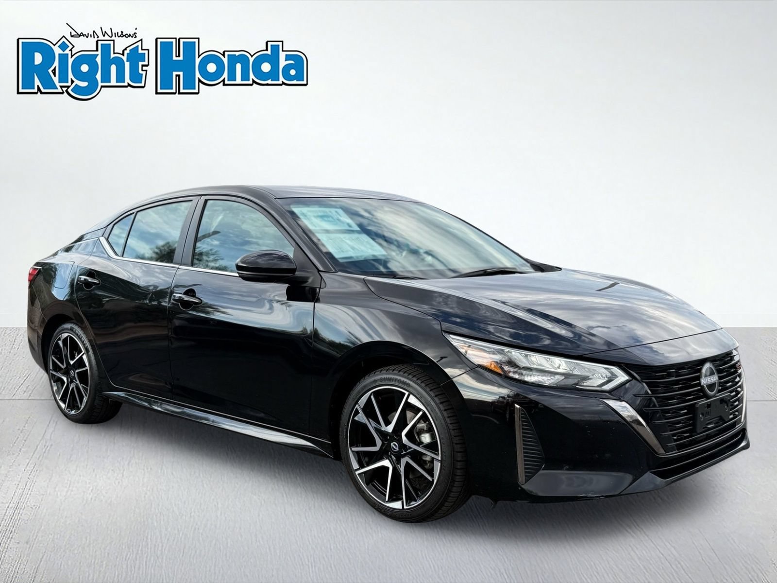 Used 2025 Nissan Sentra SR FWD image 9