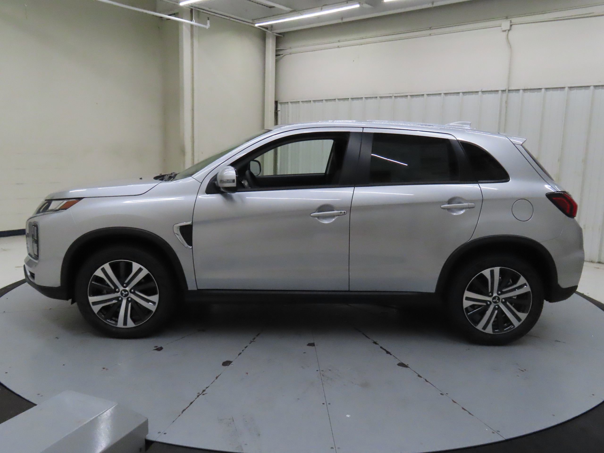 New 2025 Mitsubishi Outlander Sport SE image 6