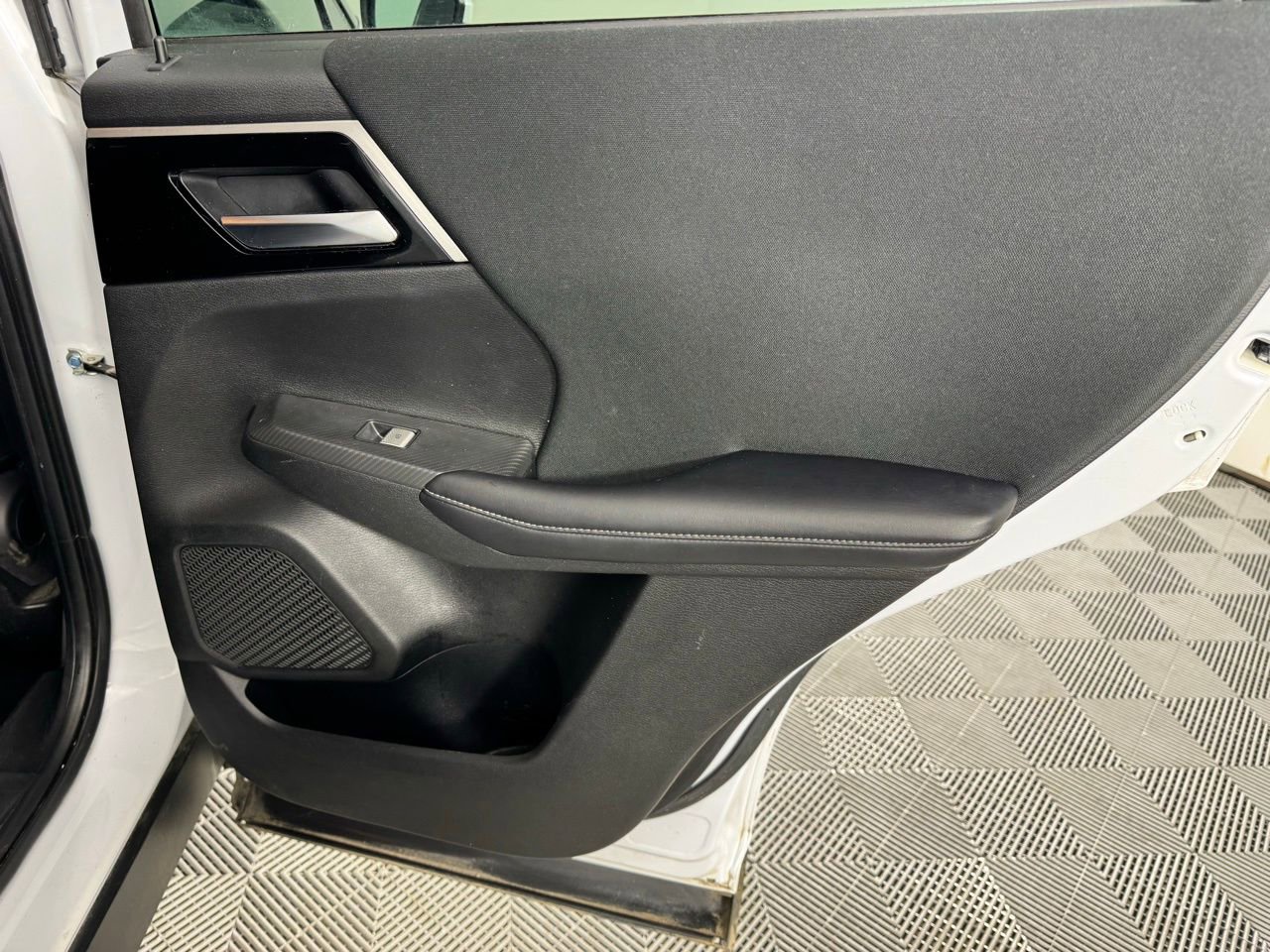 Used 2022 Mitsubishi Outlander ES image 27