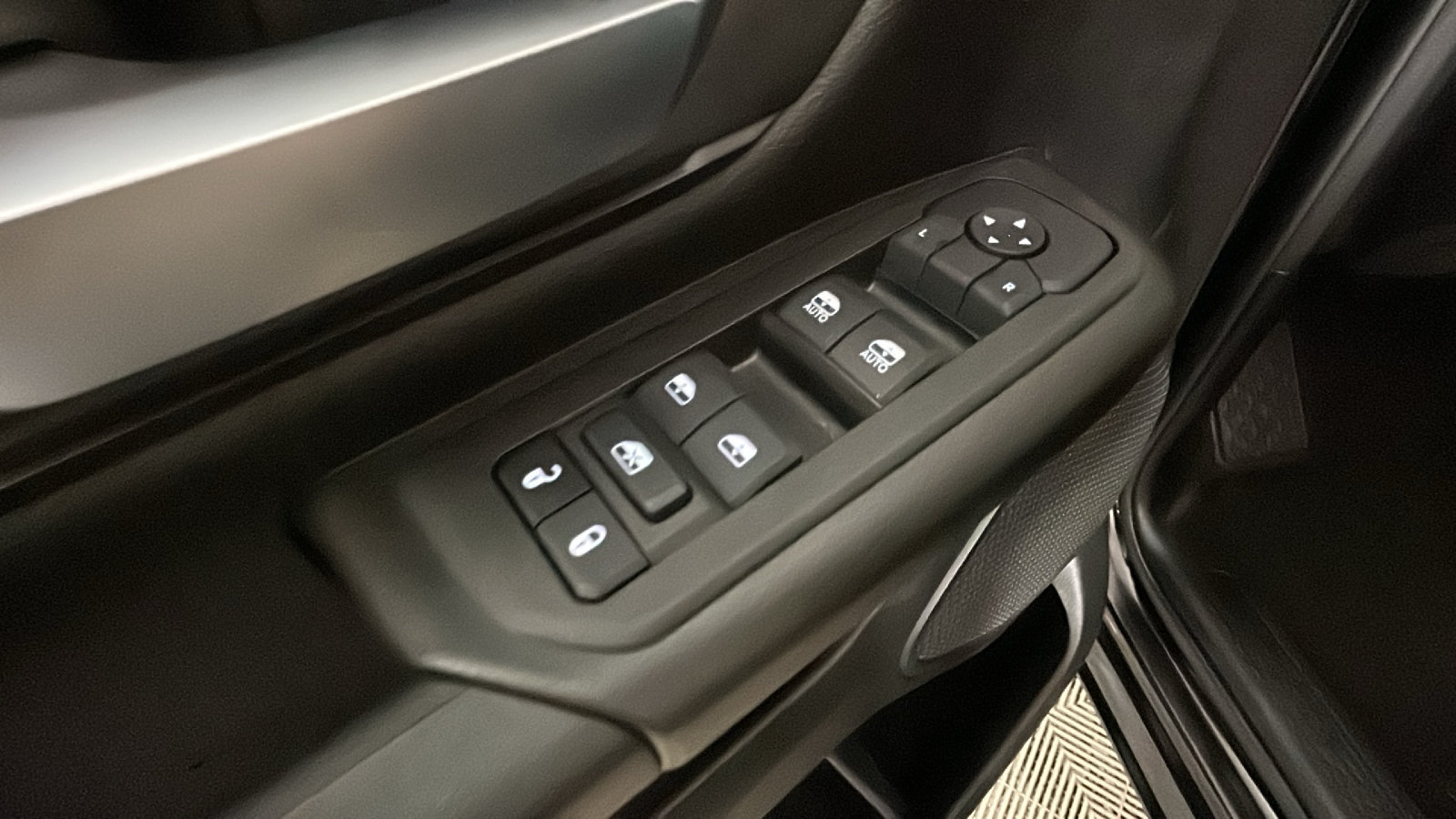 Used 2025 RAM 1500 Tradesman w/ Night Edition AWD/4WD image 13