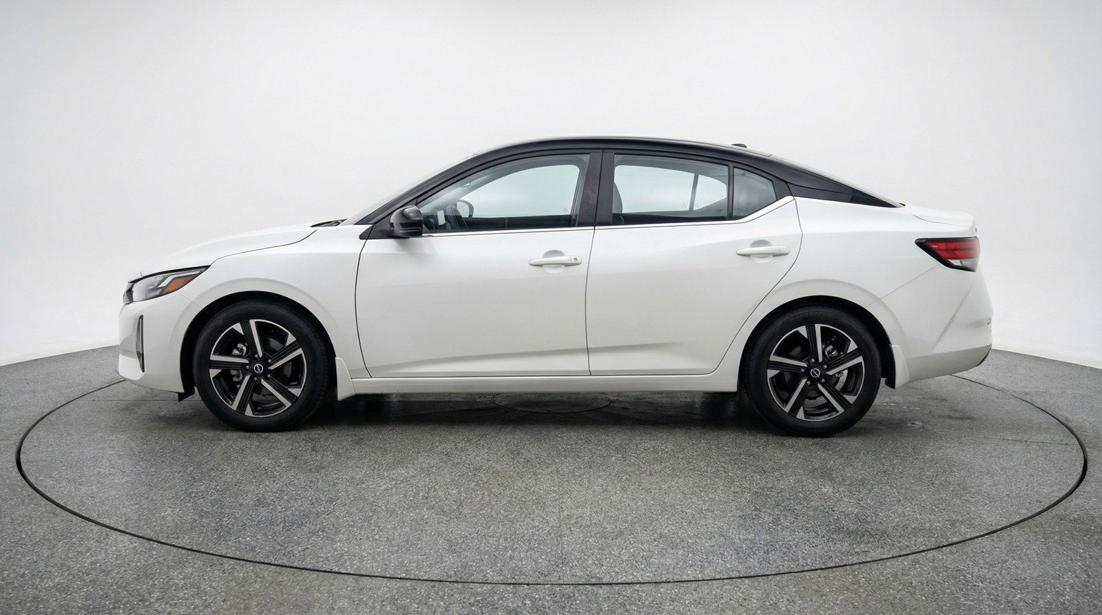 Used 2025 Nissan Sentra SV image 5