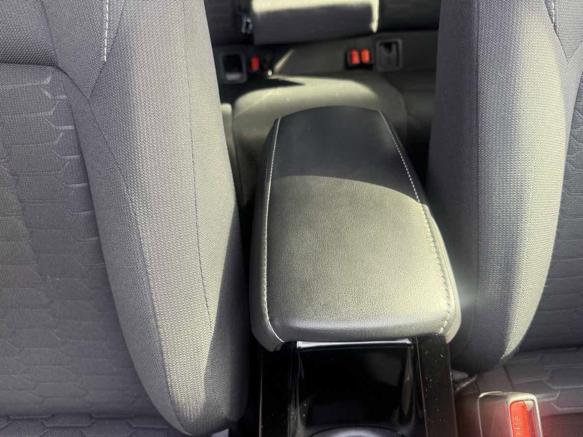 Used 2020 Toyota Corolla SE w/ Carpet Mat Package image 39