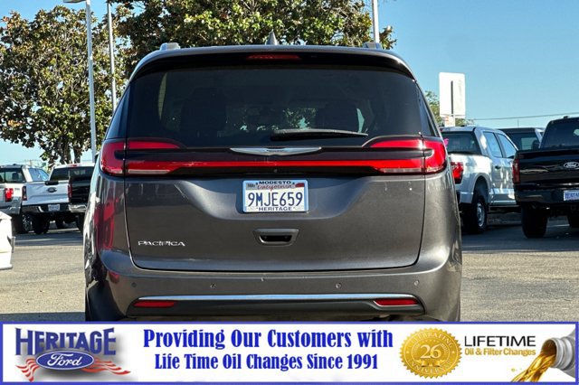 Used 2021 Chrysler Pacifica Touring-L FWD image 5