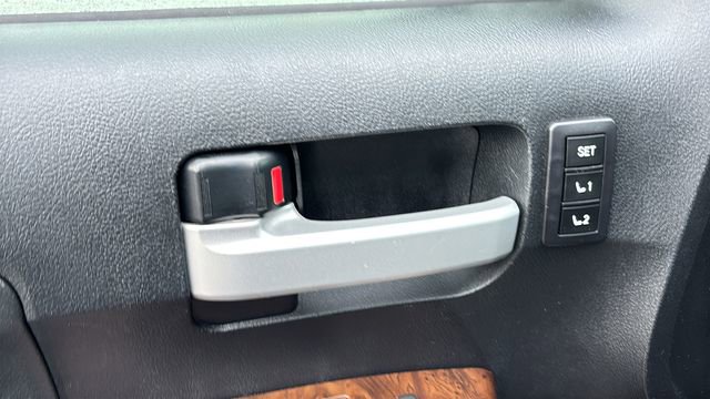 Used 2010 Toyota Tundra Limited image 8