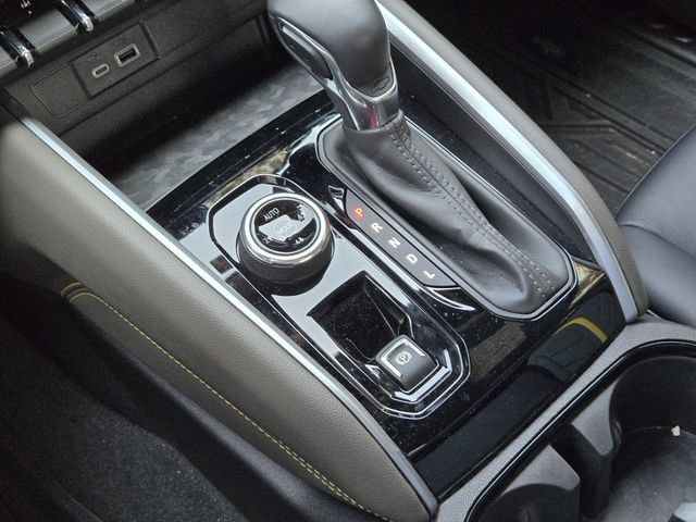Used 2024 Chevrolet Colorado ZR2 w/ ZR2 Bison Edition AWD/4WD image 26