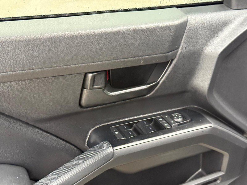 Used 2025 Toyota Tacoma SR AWD/4WD image 18
